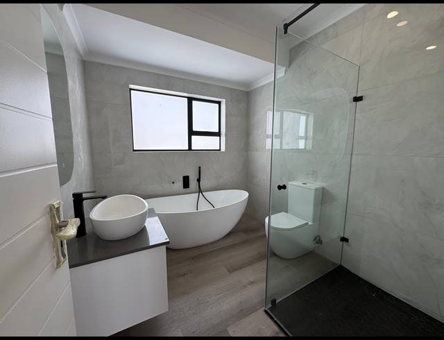 4 BEDROOM HOUSE FOR SALE IN SANDOWN